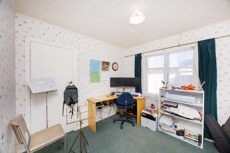 17 Sefton Avenue Highbury_13