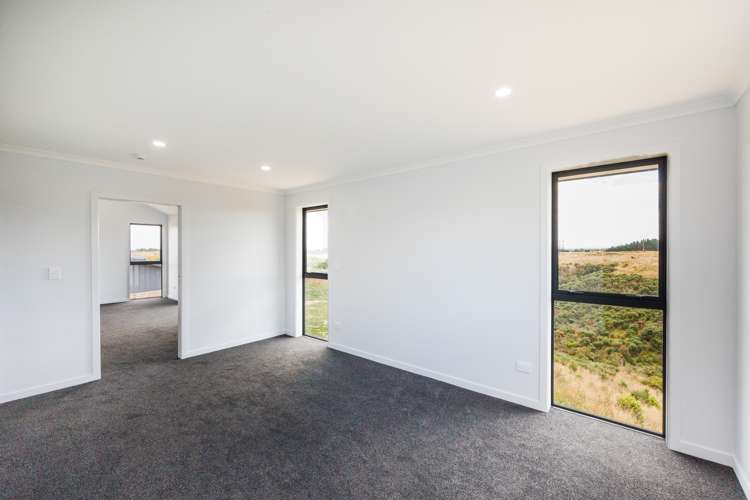 54 Sardinia Grove Fitzherbert_18