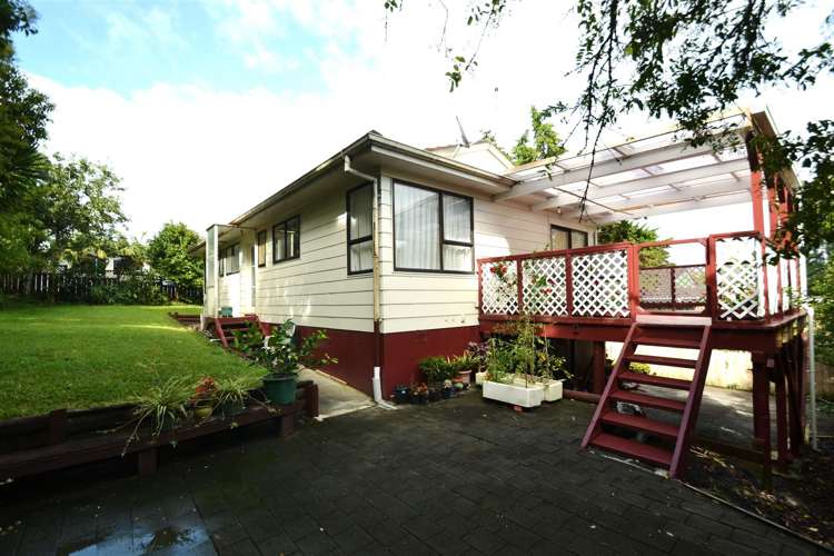 1/1 Pisces Road Glen Eden_15