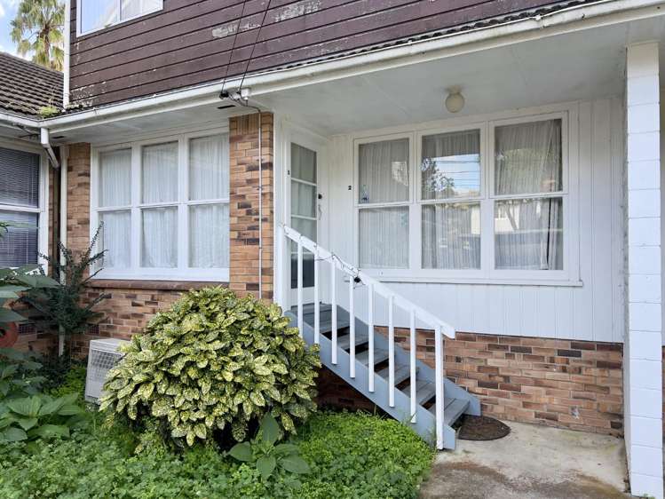 2/63a Landscape Road Mount Eden_8