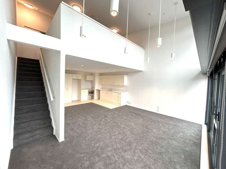 16F/30 Westward Ho_0