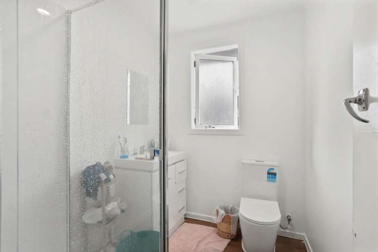 67 Cobham Crescent Kelston_9