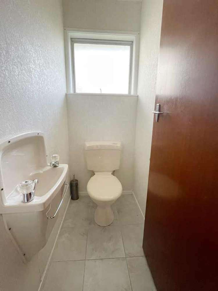 26 Paisley Street Mellons Bay_10