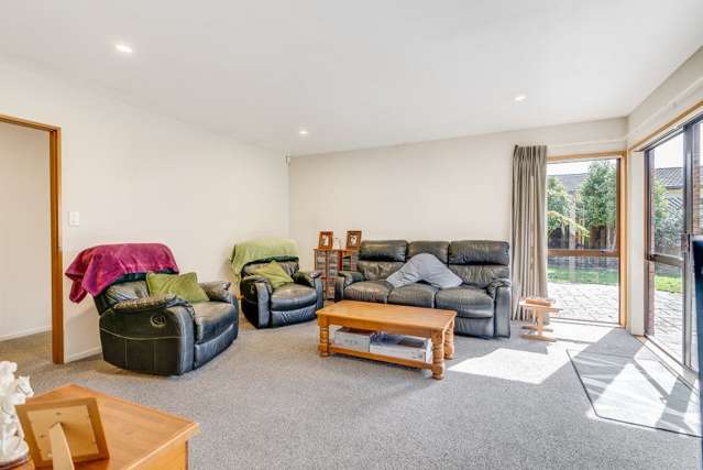 2/35 Cutts Road Russley_1