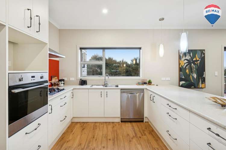 137 Endeavour Drive Whitby_8