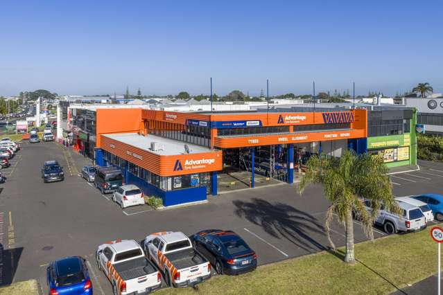 Strategic Manukau corner with future control