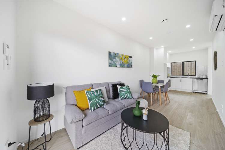 37d Court Town Close Mangere_7