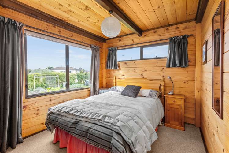 19 Valerie Street Clive_9