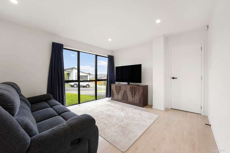 21 Mamuku Drive Massey_10