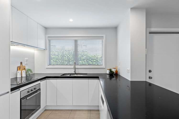 1/45 Hope Farm Avenue Pakuranga Heights_12
