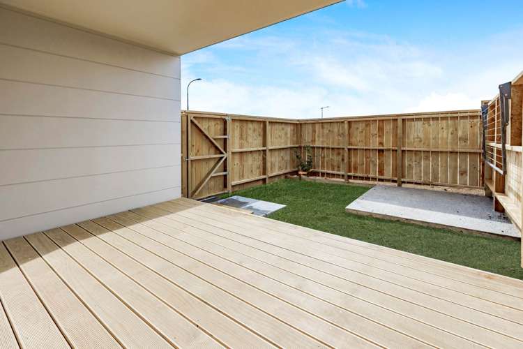 49 Otuwairoa Esplanade Opaheke_17