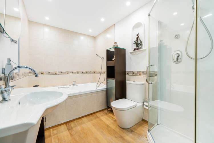 854 West Coast Road Waiatarua_11