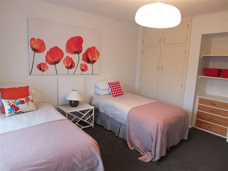 2/4 Molesworth Place Somerfield_3