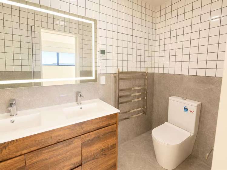 11E Rene Place 10698_11