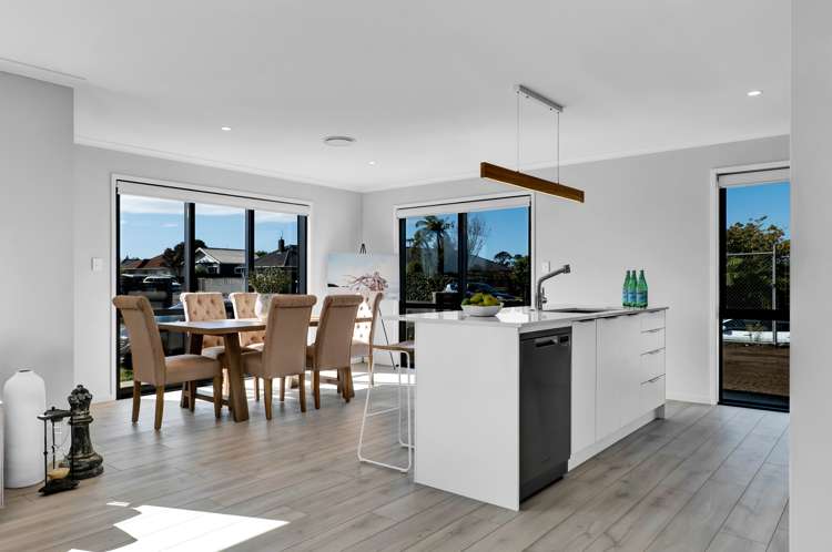 1 Vogue Circle Vogeltown_9