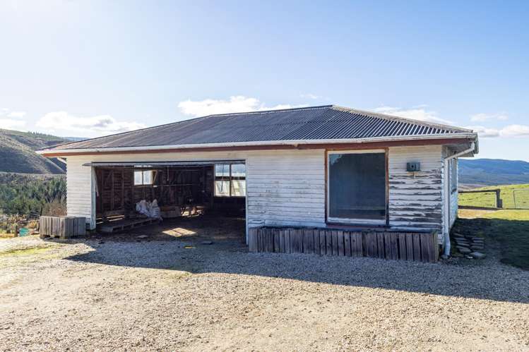 433 Kowhatu Road Waihaorunga_16
