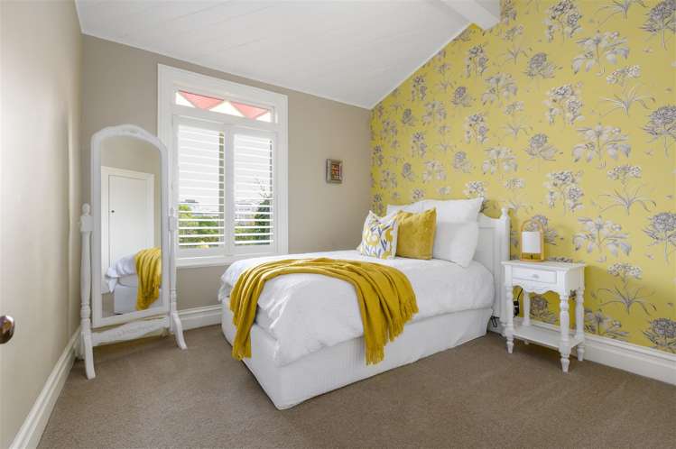 134 River Road Hamilton East_22