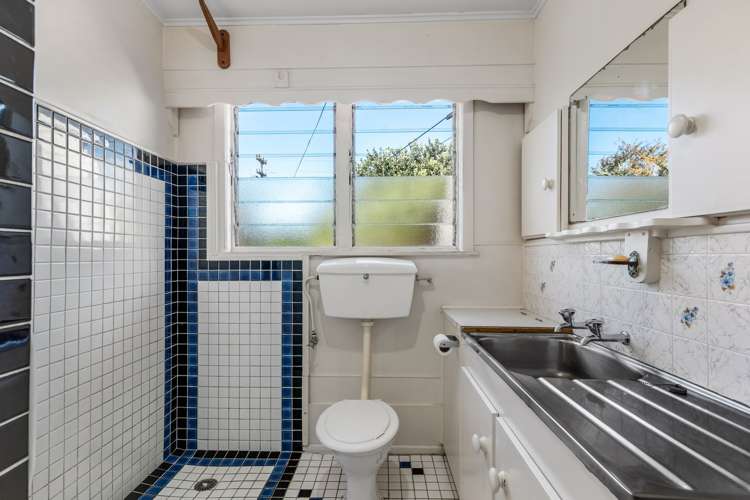 21 St Leonards Road Kelston_21