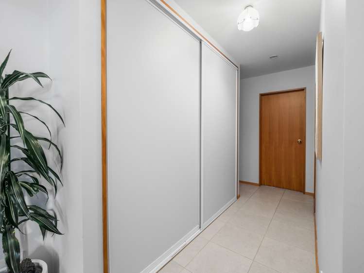 9 Falcon Drive Allenton_17