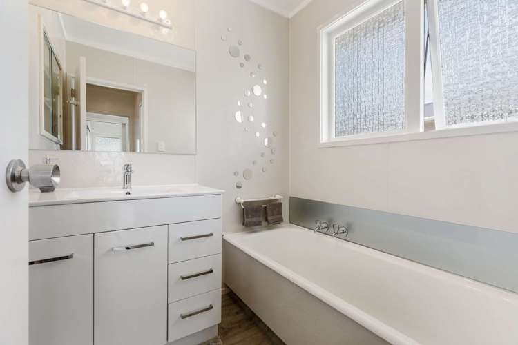 27 Blanes Road Manurewa_8