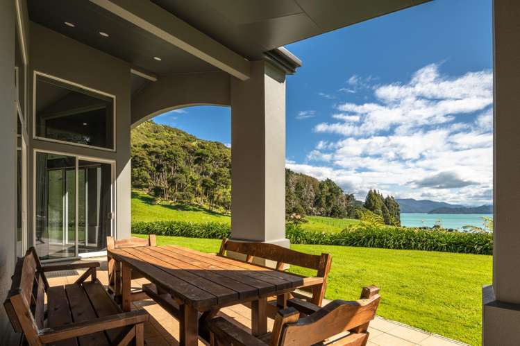 5564 Kenepuru Road Waitaria Bay_15