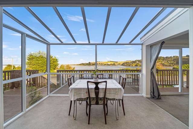 Coastal Taieri Mouth Charm with Fabulous Views
