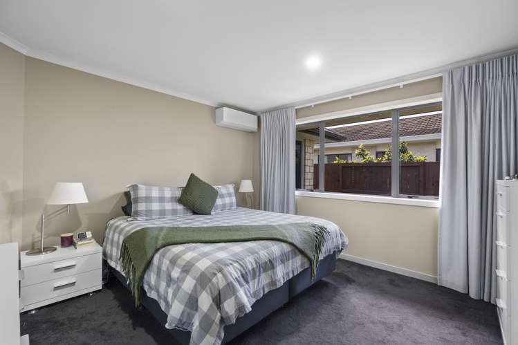 17 Farleigh Close Huntington_12