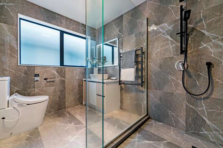 11 Castlebane Drive Flat Bush_25