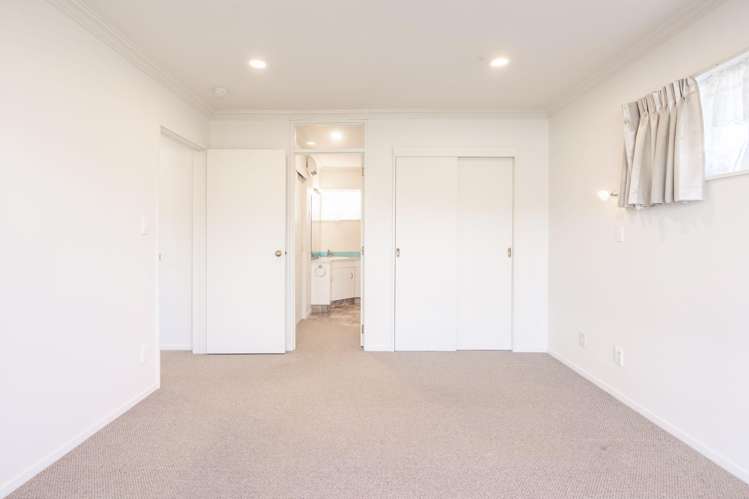 18 Robertson Street Glenholme_17