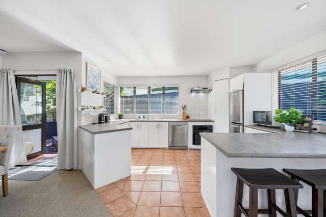 2/18 Stredwick Drive Torbay_4