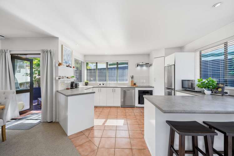 2/18 Stredwick Drive_3