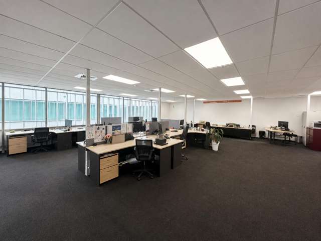 F3/27-29 William Pickering Drive Rosedale_3