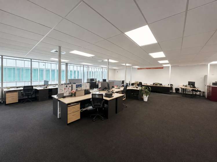 F3/27-29 William Pickering Drive Rosedale_3