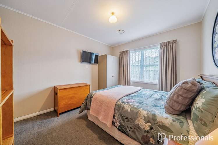 10/1079 High Street Taita_11