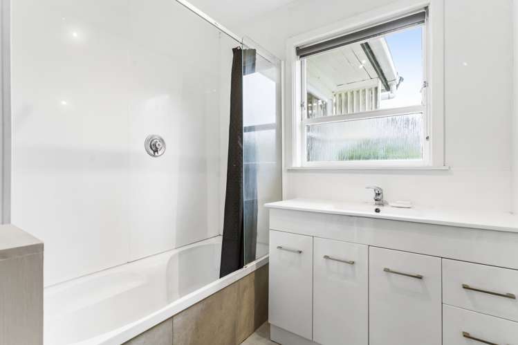 42 Earlsworth Road Mangere East_9