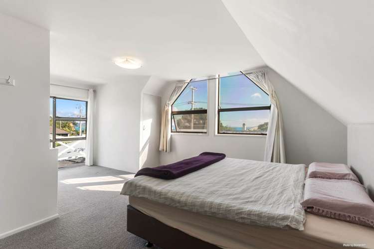 215 Vipond Road Stanmore Bay_9