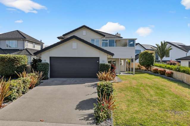 Landmark Home in Karaka Harbourside