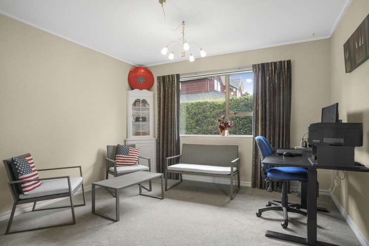 52 Mcenroe Grove Naenae_5