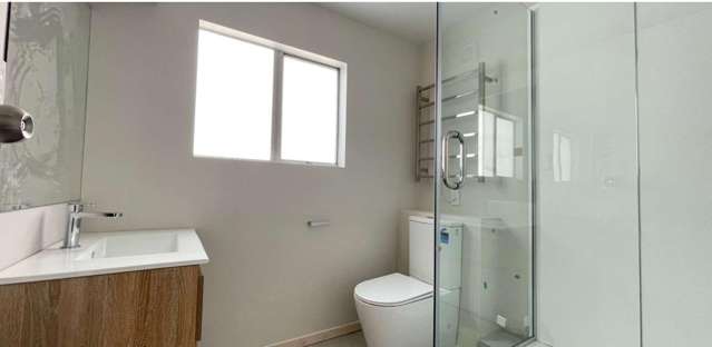 113 Luke Street East 10057_4