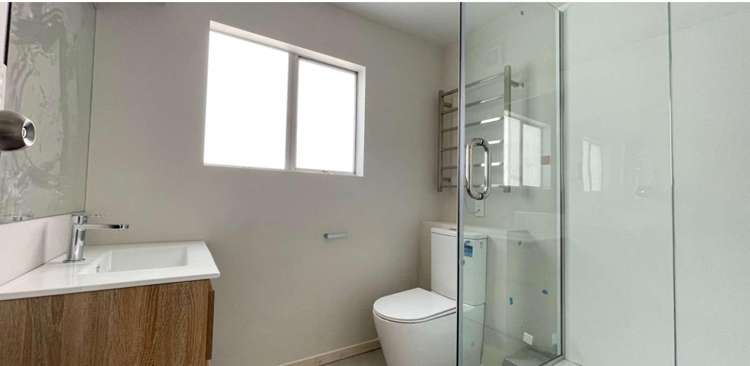 113 Luke Street East 10057_4