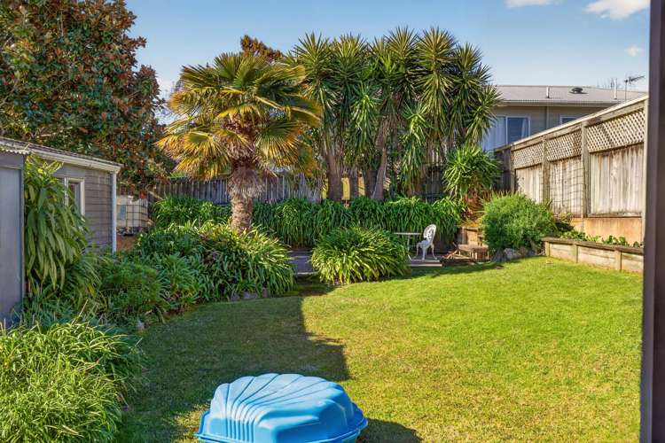 2/7 Pomelo Road Te Atatu South_14