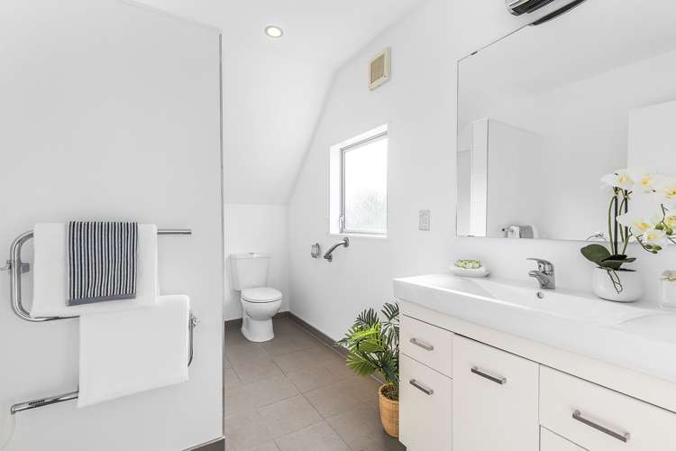 1/12 Agra Crescent Khandallah_13