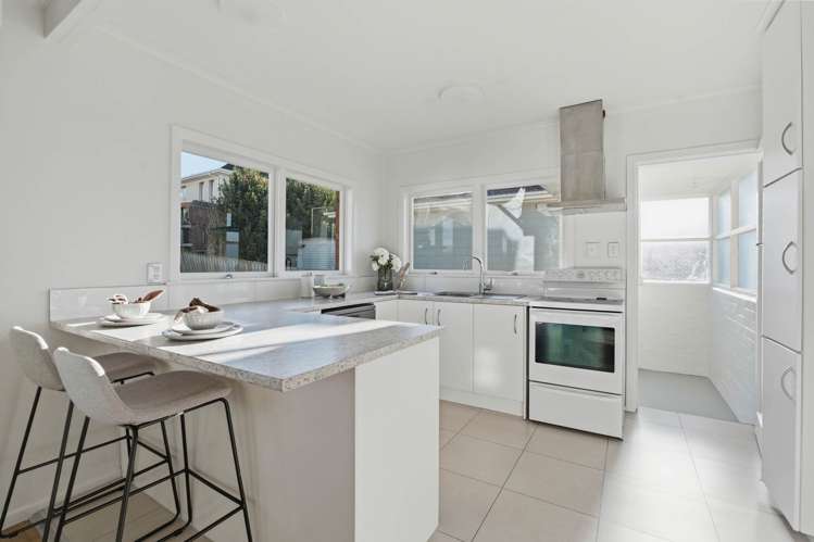 3/6 Corunna Road_3