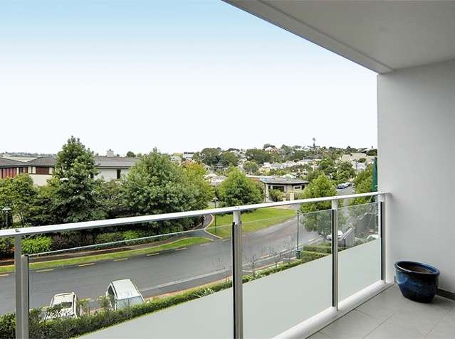 2c/24 James Cook Crescent Remuera_4