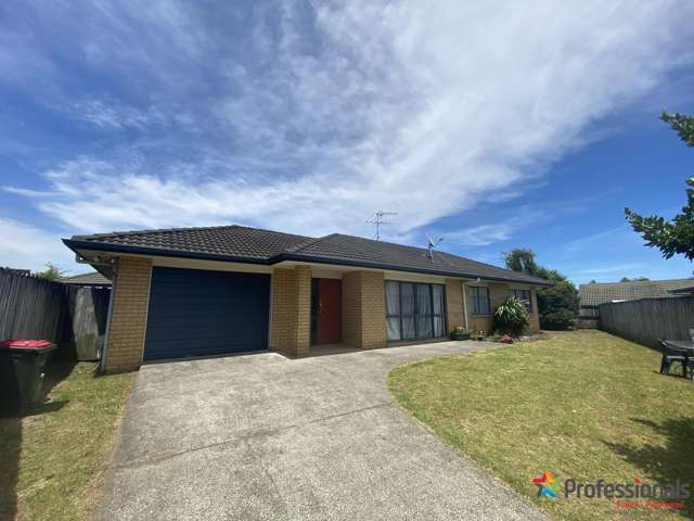 This well-presented 3-bedroom property offers comfort, privacy, and convenience