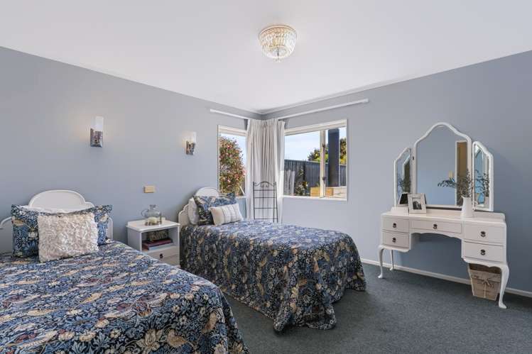 6 Edna Wills Place Hawera_15