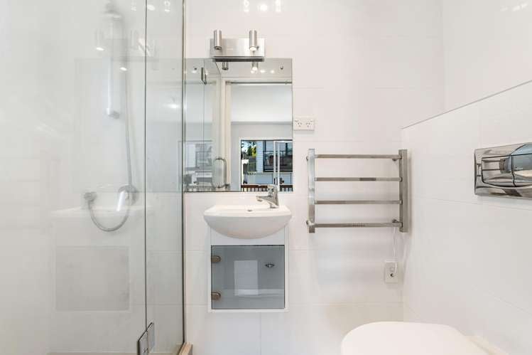 2/26a Penning Road Castor Bay_11