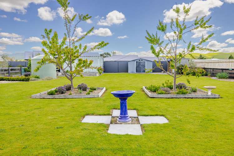 8 White Road Otane_15