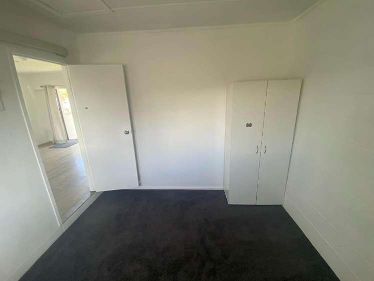2/6 Ron Keat Drive Papakura_4