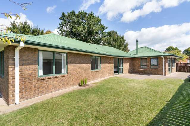 Fresh Décor, Spacious & Super Yard